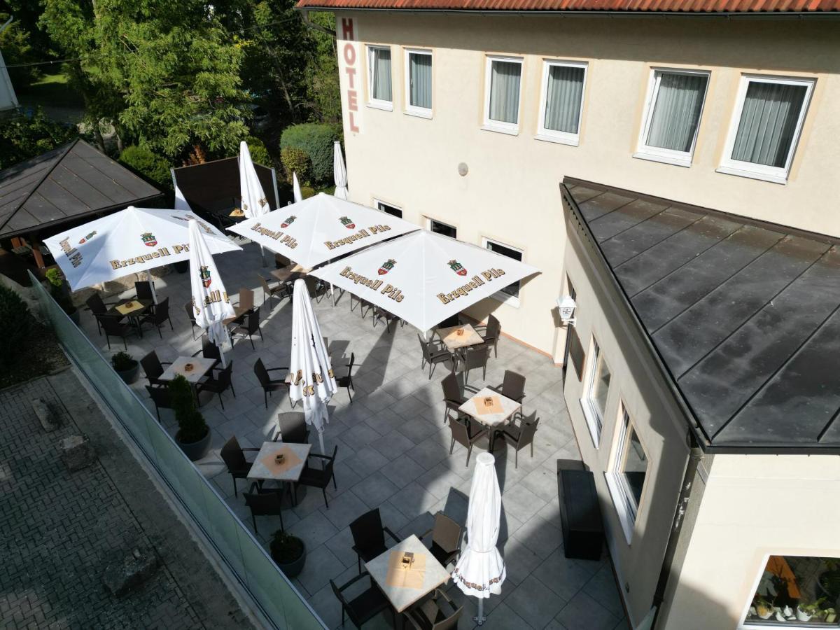 Hotel & Restaurant Zum Hirsch Romhild Exteriör bild