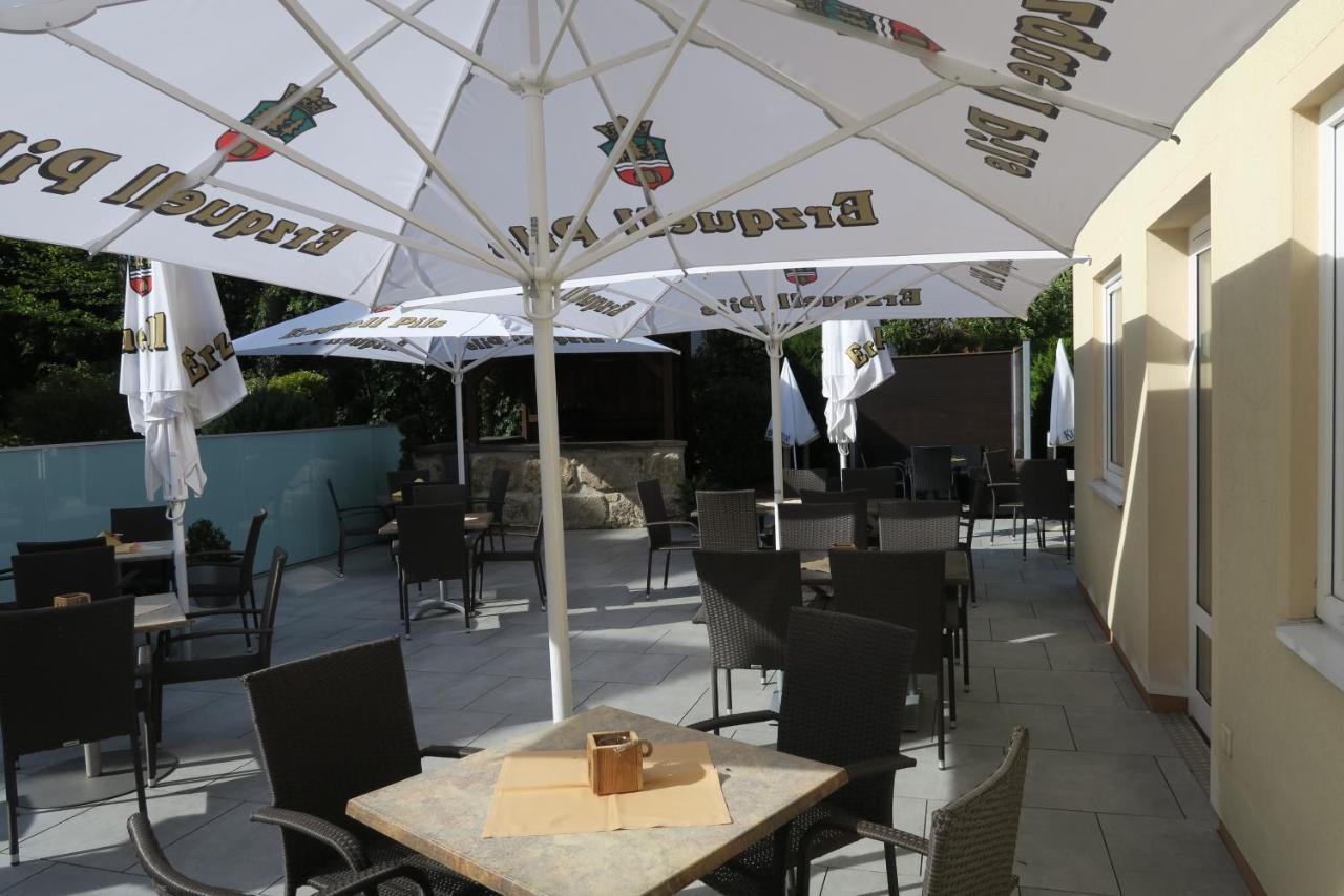 Hotel & Restaurant Zum Hirsch Romhild Exteriör bild